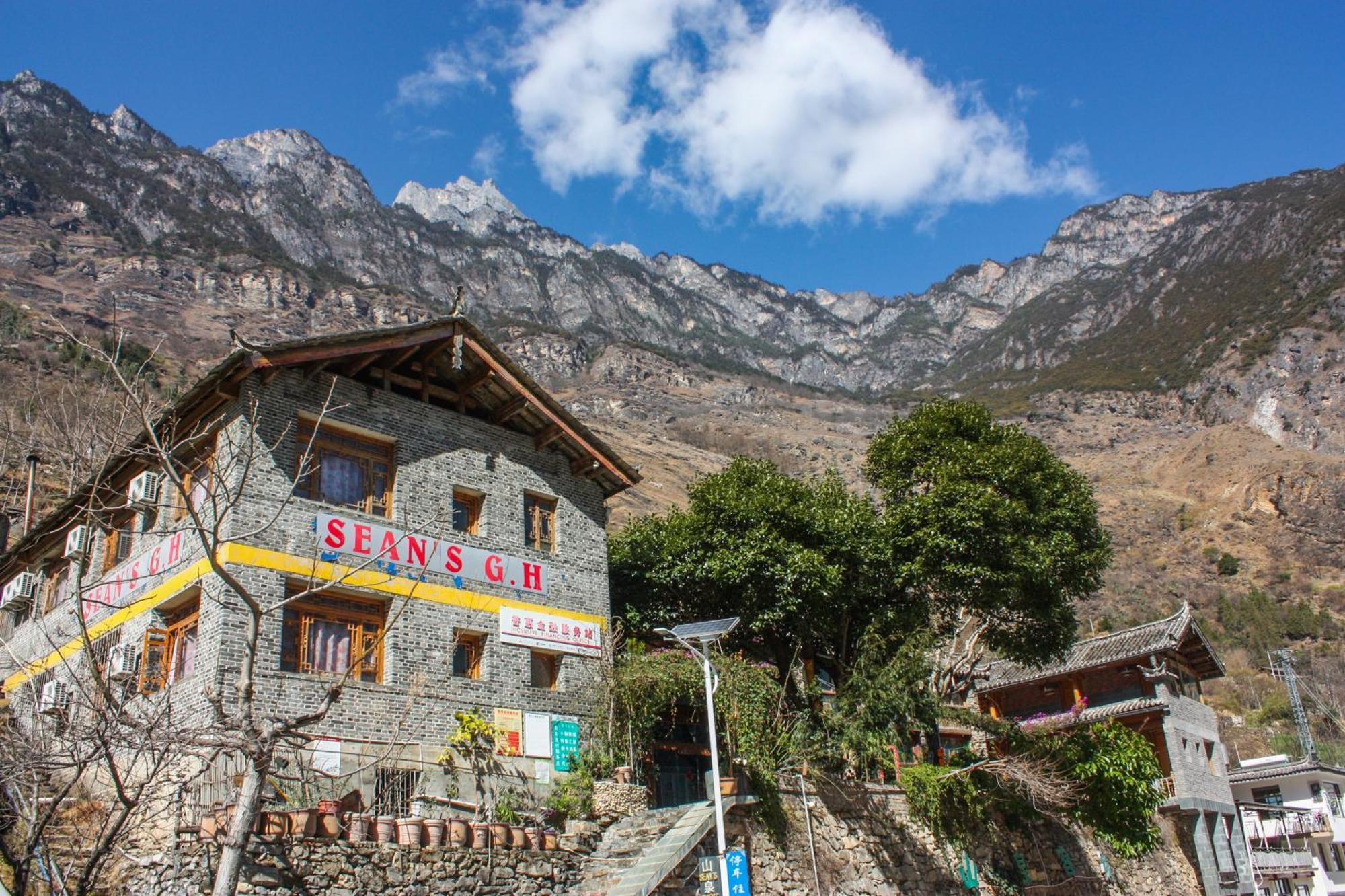 Tiger Leaping Gorge Sean'S Spring Guesthouse Шангрі-Ла Екстер'єр фото